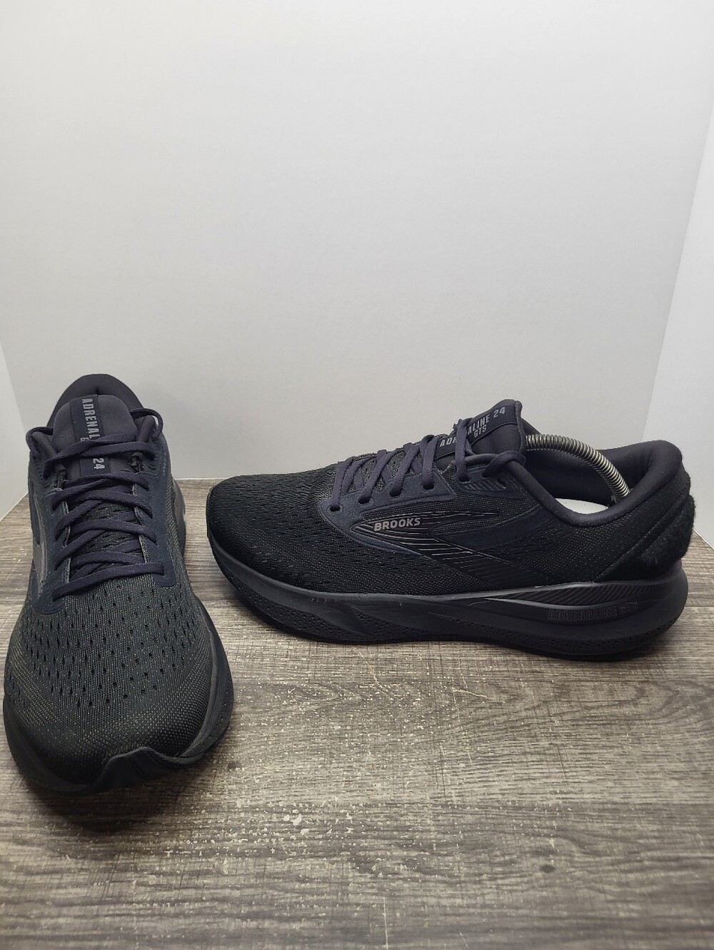 Brooks Men’s Adrenaline GTS 24 Sz 11 WIDE (2E) Running Shoe Black/Ebony
